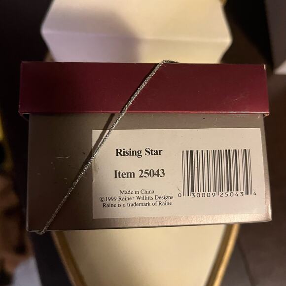 Just the Right Shoe Rising Star - Picture 2 of 13